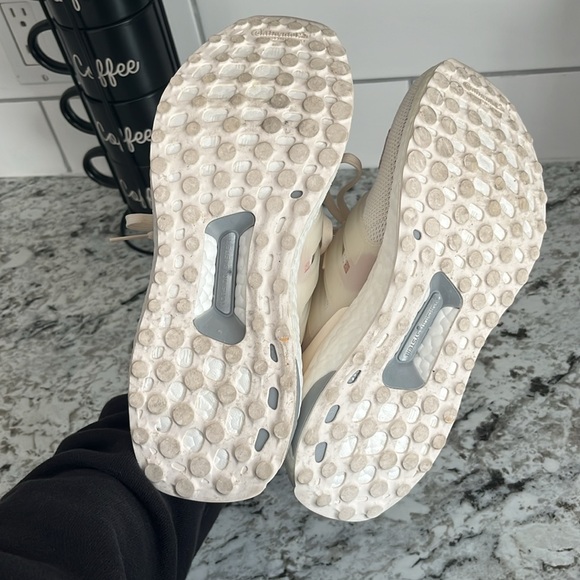 Rare Adidas Ultraboost - Picture 5 of 8